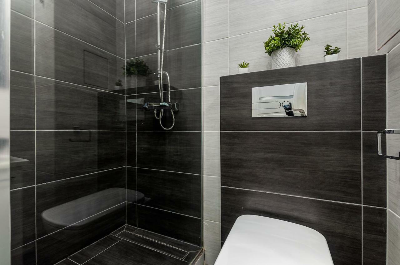 Apartments The View By Noclegi Renters Warsaw Exterior photo